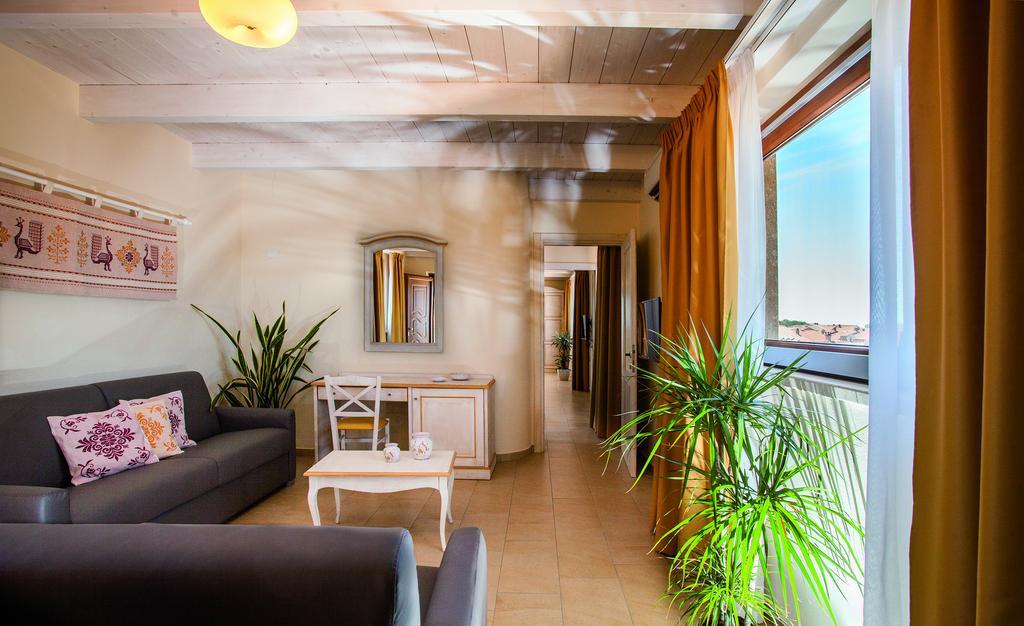Hotel Raffael Phg Putzu Idu Exteriér fotografie