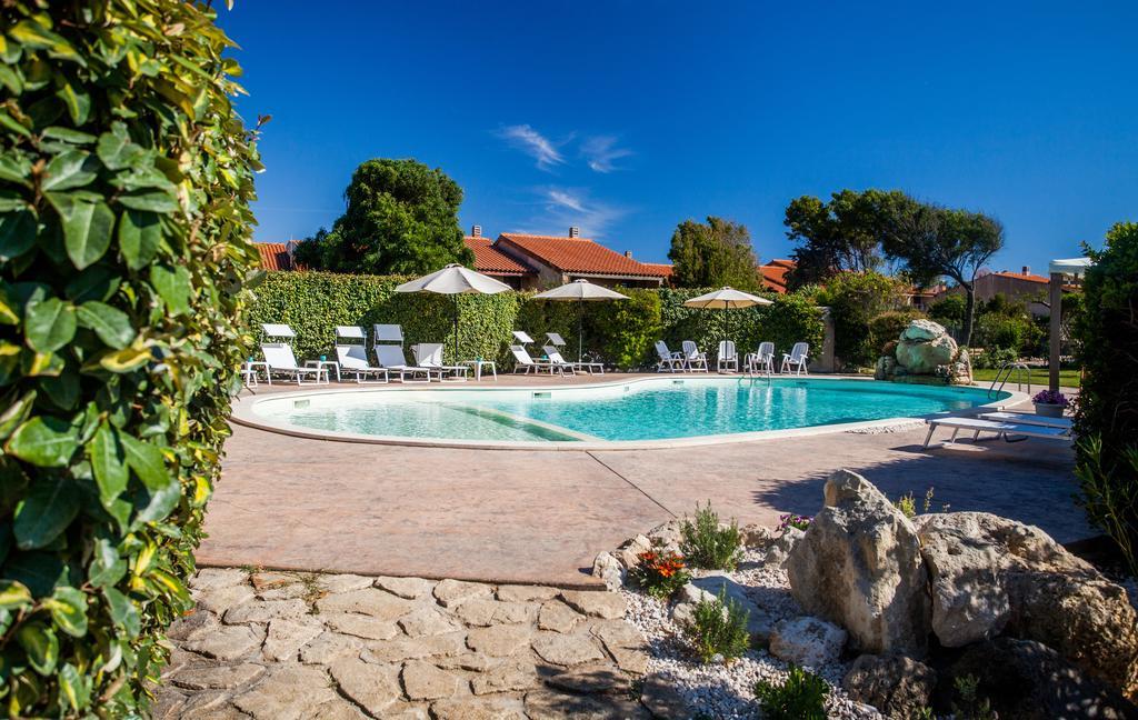 Hotel Raffael Phg Putzu Idu Exteriér fotografie