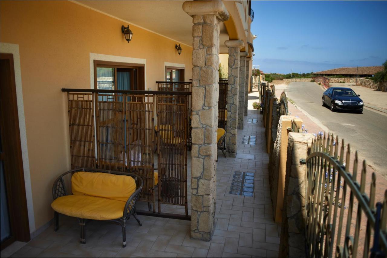 Hotel Raffael Phg Putzu Idu Exteriér fotografie